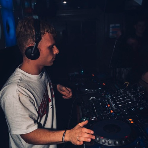 Back due to popular demand, we have the rising talent Jamie Bloomfield back at the command deck. Many have been taken back by this selectors skills in booth and we are always excited to have him down ~ join Jamie and the rest of the gang this October buff.ly/2NIewwU