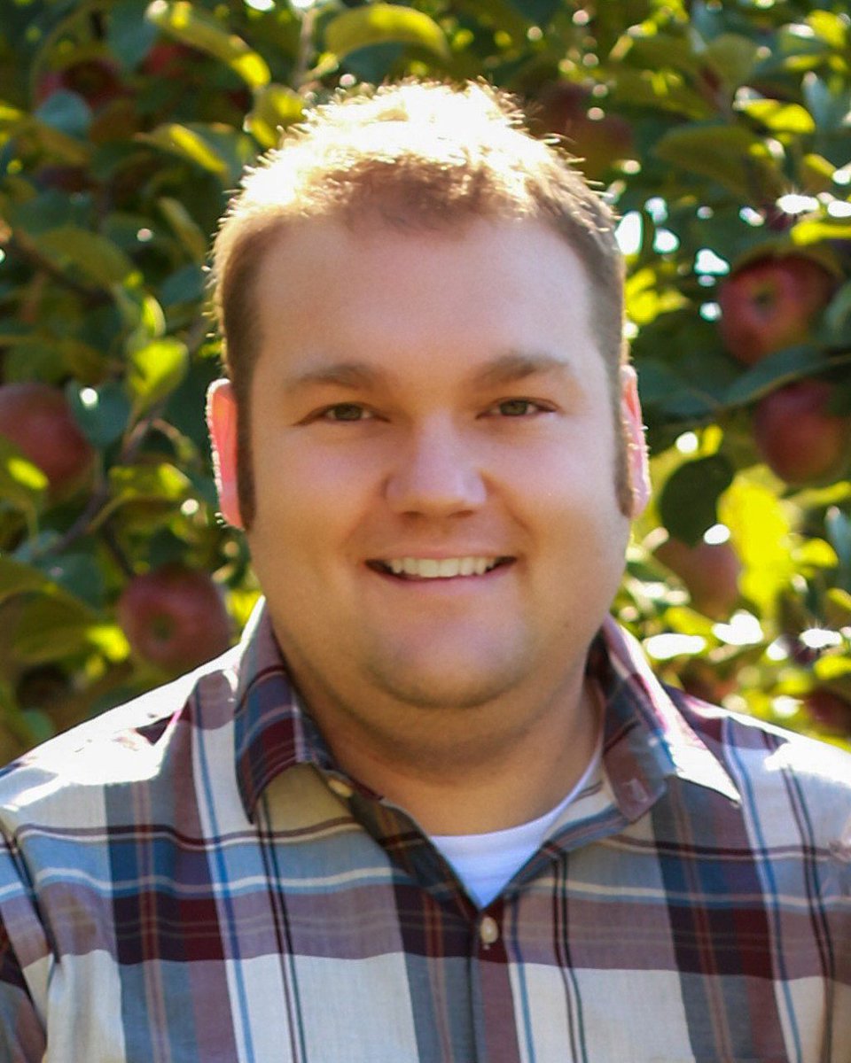 Newington Fire Department Mourns Death of Chief Darin Sabine jgpr.net/2019/09/10/new…