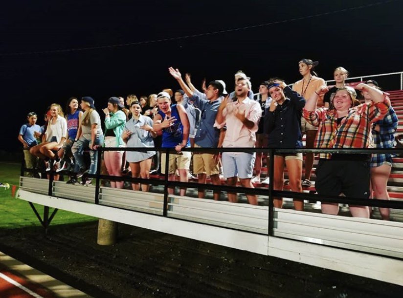 dridge_squad423's tweet photo. Frat theme tonight for volleyball! Let’s get it! https://t.co/U9XfE1EXd5