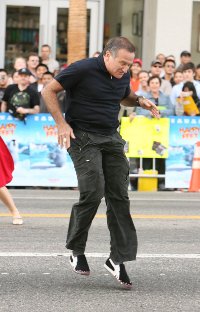 CANPharmacyKing's tweet image. Today we remember Robin Williams. A public figure who touched many with his humor,  sensitivity &amp;amp; philanthropy. We all were shocked when he learned he committed suicide. 

⌨️@CarissaAndrews 

ow.ly/6eGj50w4rW3

#WorldSuicidePreventionDay #TuesdayThoughts #CanPharmaKing