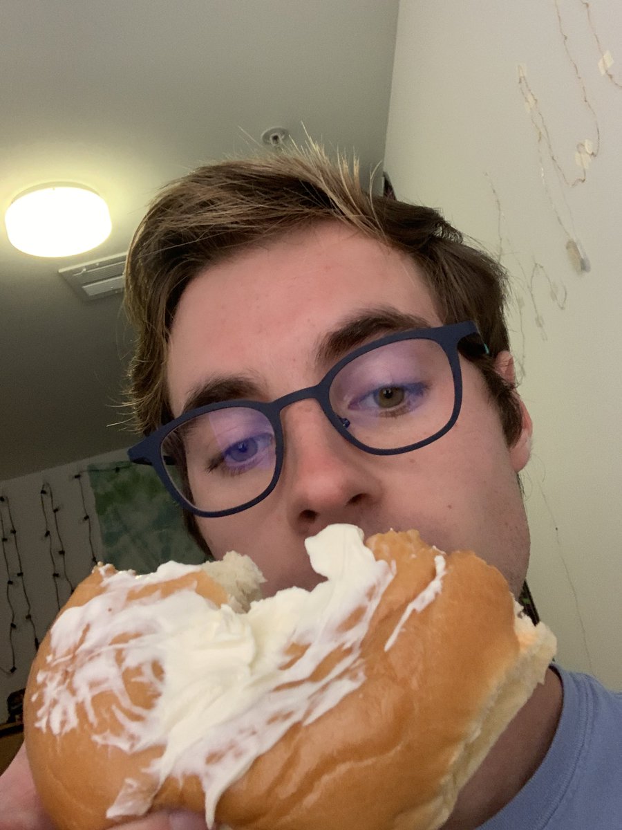 BananaSuitBoii's tweet photo. my roommates threaten to call the police on me every time i put cream cheese on top of my bagel like this :/

retweet if this is weird; favorite it this is normal (trying to prove a point)

twitter, do your thing https://t.co/fCnj6gIeiI