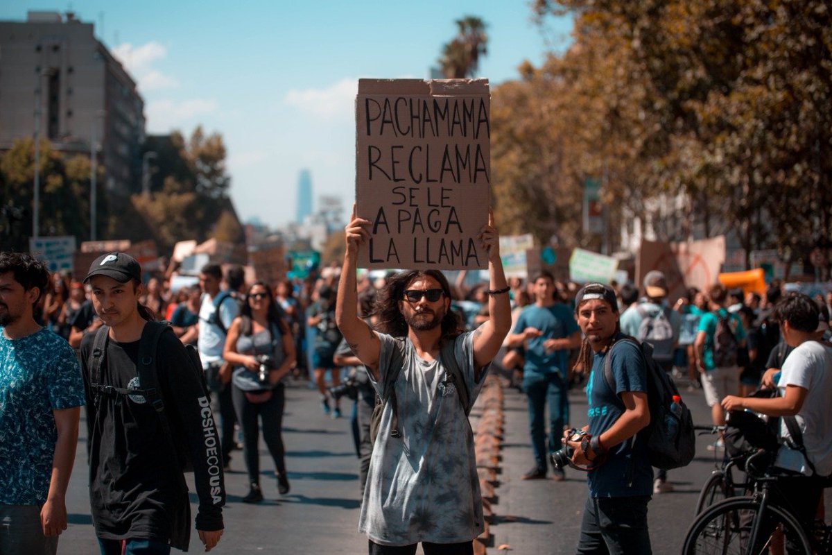 Los convocantes #viernesporelfuturo llaman a marchar el 20 de Sept. Es un acto político potente salir a manifestarse en días donde el alcohol y el consumo excesivo de carne son validados socialmente. Los jóvenes dan una señal de valentía y consecuencia. ✊ . #cop25 #Felizmartes