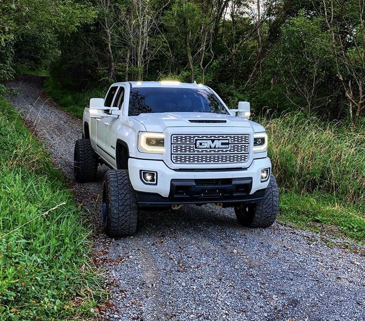 DirtymaxTrucks's tweet photo. GMC 🤤 https://t.co/87NnHefxDv