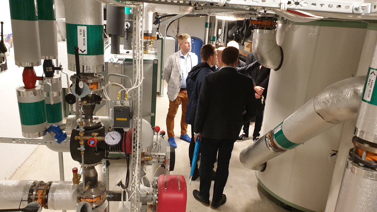 EU project partner Vasa in <a href="/IRISsmartcities/">IRIS Smart Cities</a> visits Gothenburg today. Lots of interesting energy solutions can be found in @johannebergSP area, like hera at #brfviva.
The tour also includes #aworkinglab #HSBLivingLab #fedgbg. 
#irisgbg #smartcities #energy #FossilFree #innovation