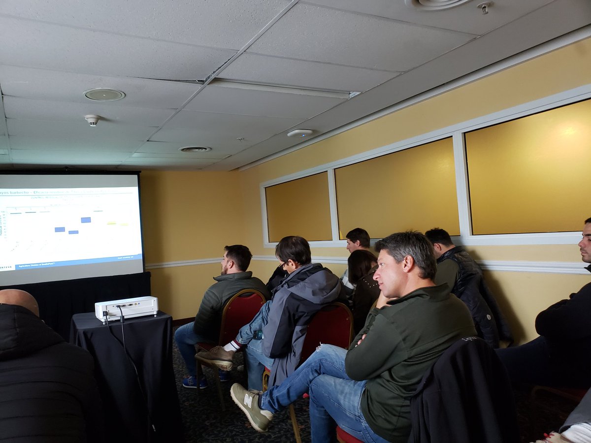 Capacitación en manejo de malezas con <a href="/Mati_Apestegui/">Matías Apestegui</a> Agencias #pioneer #EstamosDondeEstás #maíz <a href="/PioneerSemillas/">Pioneer Semillas</a>