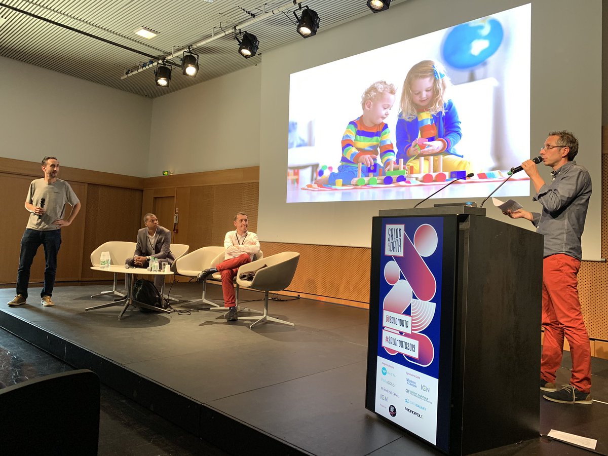 Au tour de <a href="/xavierco/">xavierco</a> de <a href="/sharemat/">sharemat</a> de pitcher sur <a href="/SalonData/">Salon Data</a>