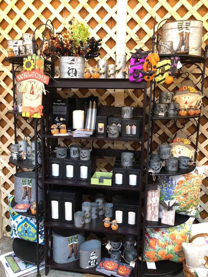 No tricks, only treats! It’s never too soon for Halloween decor, and Southern Roots has everything you need to make your space ‘boo-tiful’. 😉 👻 🎃 #southernrootssml #sml #Halloween