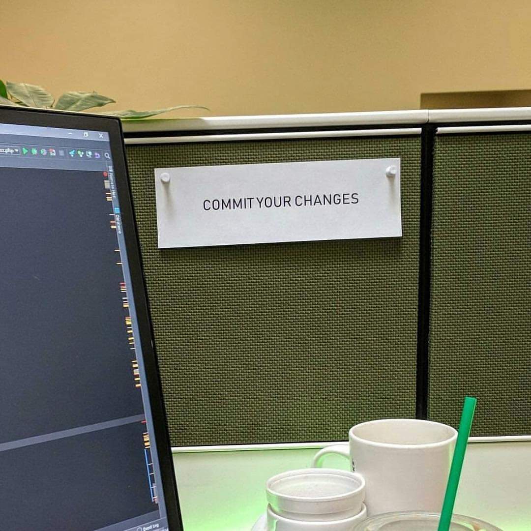 programmingsite's tweet image. My desk 😎