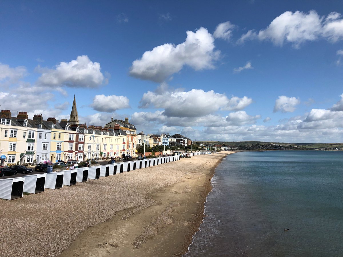 AlMoloWeymouth's tweet image. The beach is a little quieter than it was. #summersoverwhen