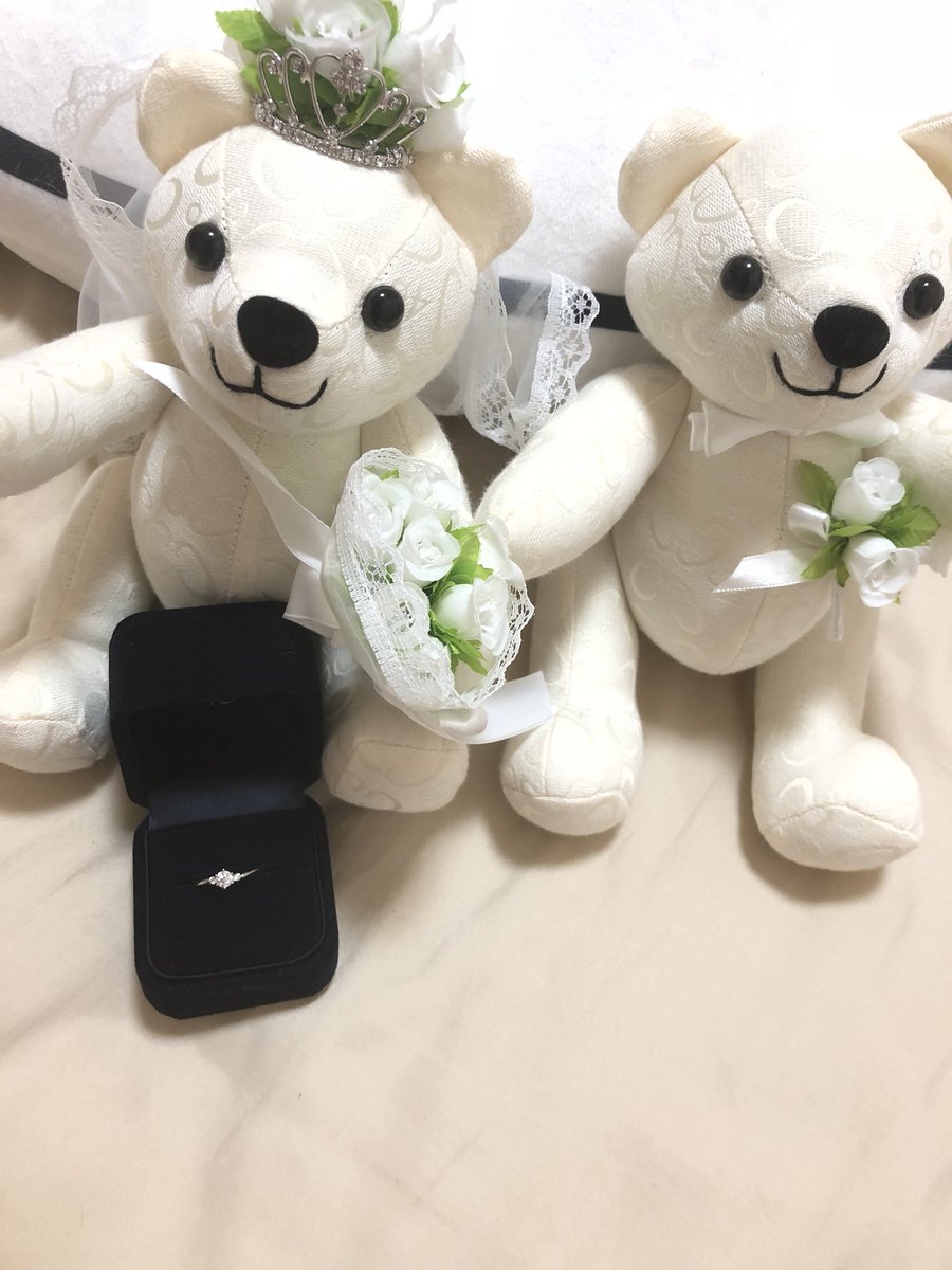 ok_aw_'s tweet photo. 婚約指輪もらったーそろそろちゃんとしなきゃねーーー https://t.co/6DrlSumHMt