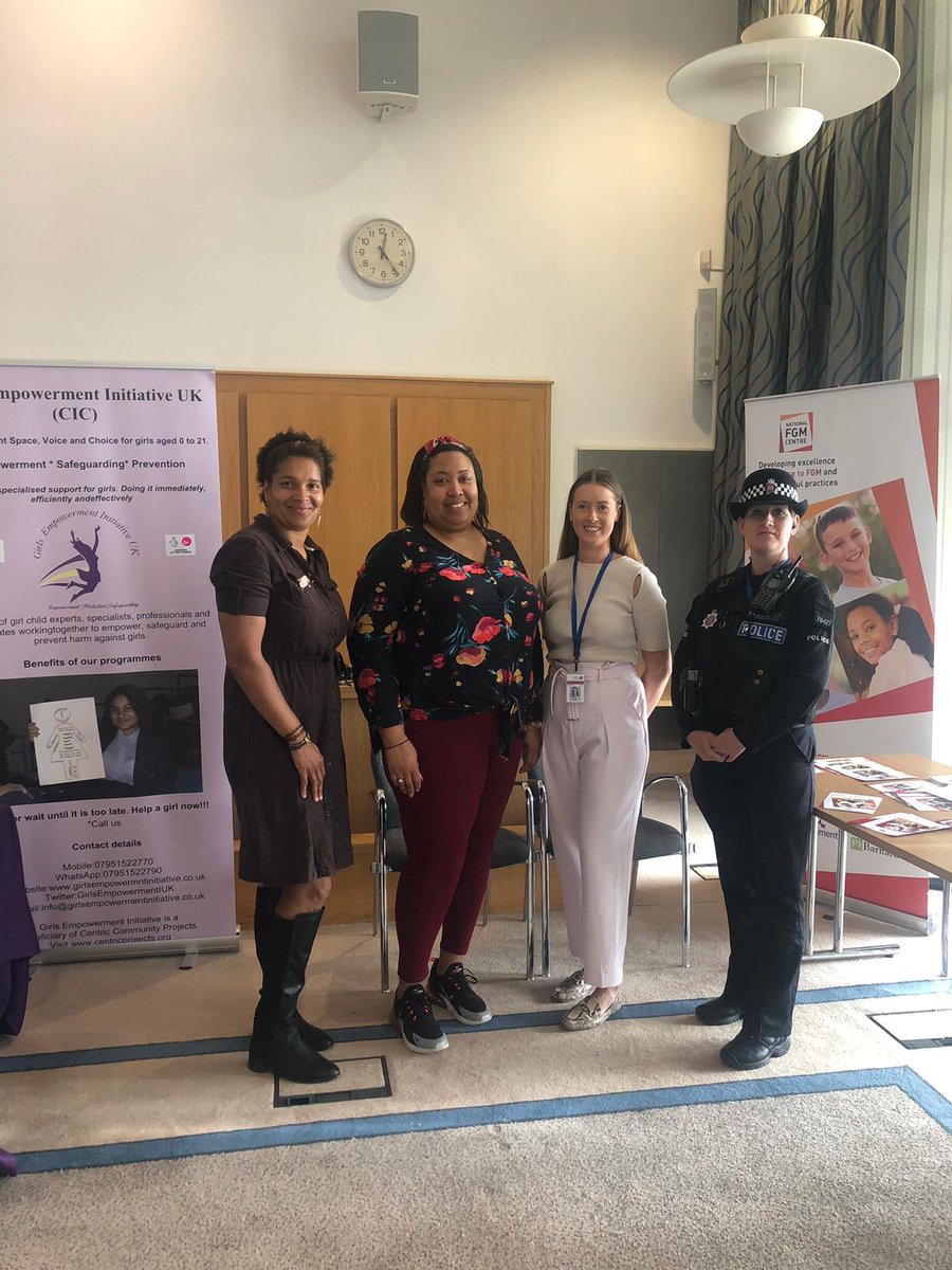 EssexPoliceUK's tweet photo. Our officers and staff hosted a well-being event for women in #Harlow today with a number of partner agencies attending to offer women support and information about services available to them, information about protecting themselves and how to report crime. https://t.co/Slkb81Hu2b