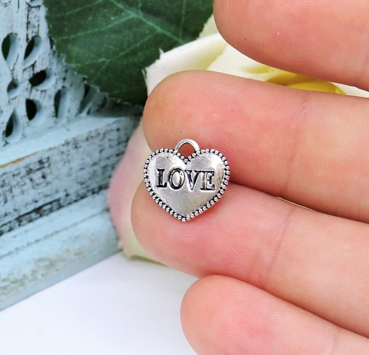 CharmsPs's tweet photo. Are you in #love with this #charm available in my #etsyshop ♡ https://t.co/YcGVIJ4Qo0 ♡ #charms #supplyshop #etsyRT #etsysellers #handmadecraft #loveheart #craftbuzz #craftsupply https://t.co/xvSHP5rGtd