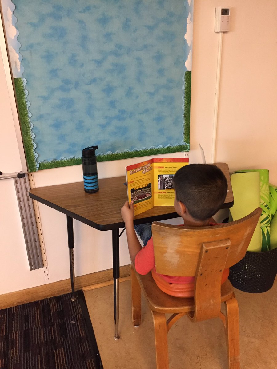 hunter2ndnpe's tweet image. Love getting books in kids’ hands! Learning how to use our class library and book shopping!!