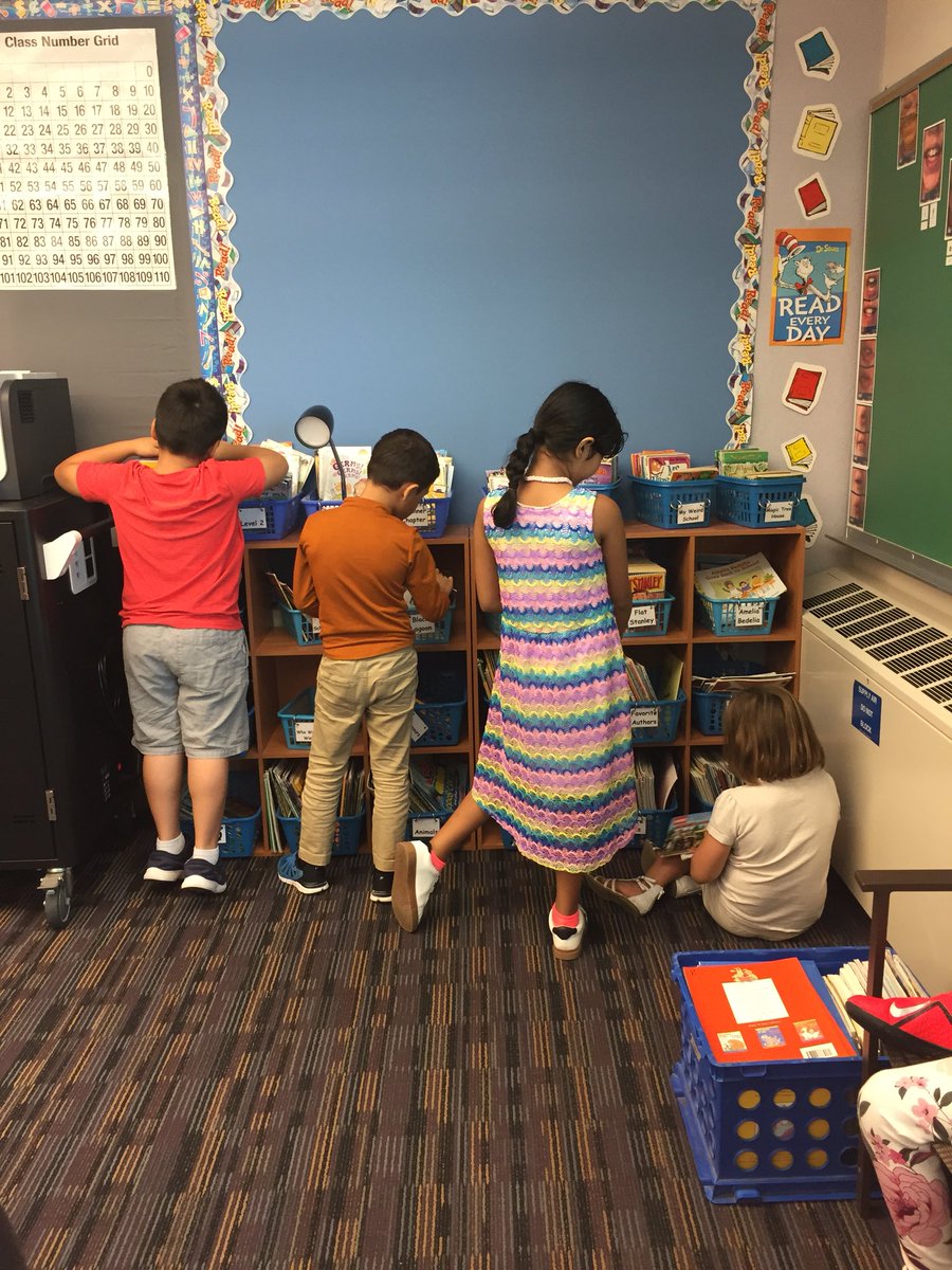 hunter2ndnpe's tweet image. Love getting books in kids’ hands! Learning how to use our class library and book shopping!!