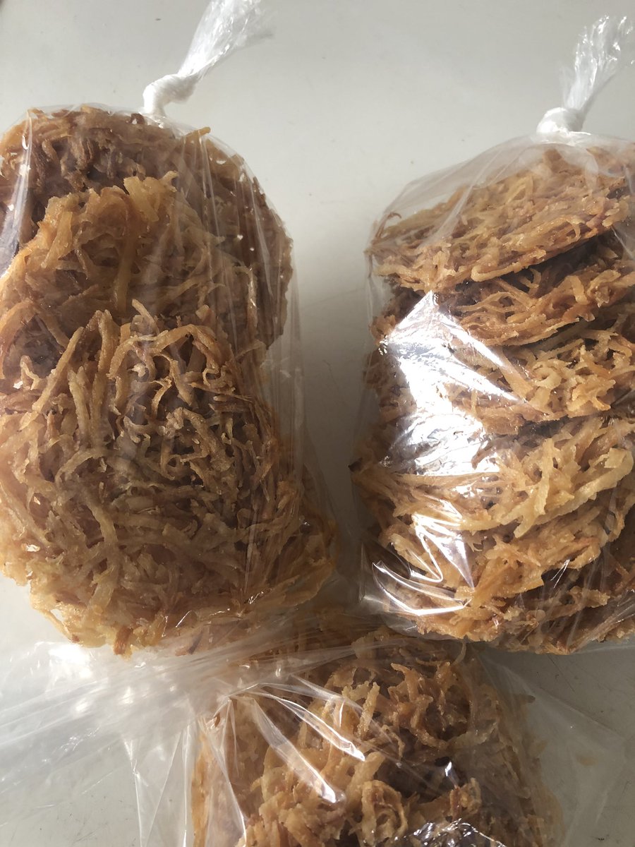 cravingdelight's tweet photo. Packaging for a client who’s traveling overseas. Cassava bread and fry fish, with cassava cake #YourCraving our #Delight https://t.co/jORKpmjHKr