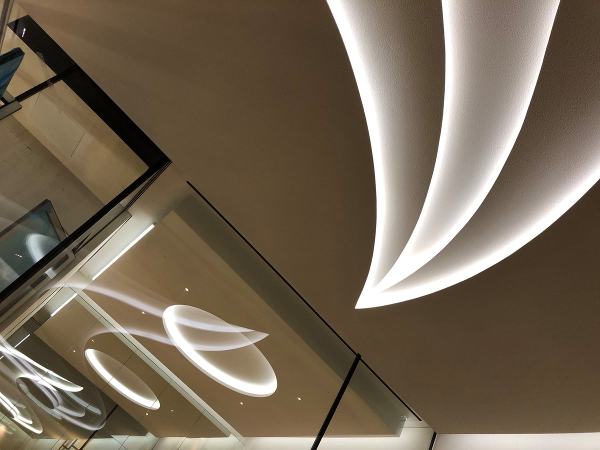 This truly hypnotic🌀 ceiling can be found over the swimming pool in one of our most luxurious properties in Kensington. The space hosts a large Jacuzzi spa, a gym behind a full height clear glass wall opposite and a seating area on the deck overlooking the swimming lanes! 🏊‍♀️⭐