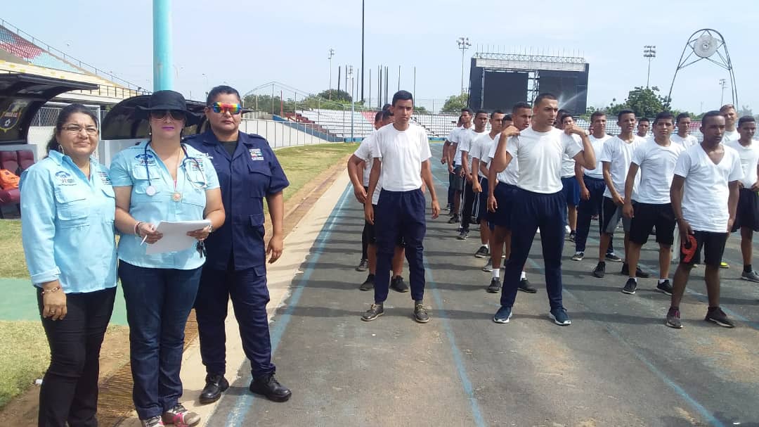 FUNSAZGBZ's tweet photo. FUNSAZ continúa laborando en pro del bienestar social, en esta oportunidad asiste en la atención de las pruebas de selección de aspirantes a Policías del estado Zulia CPBEZ. https://t.co/zJaFzKbYMm