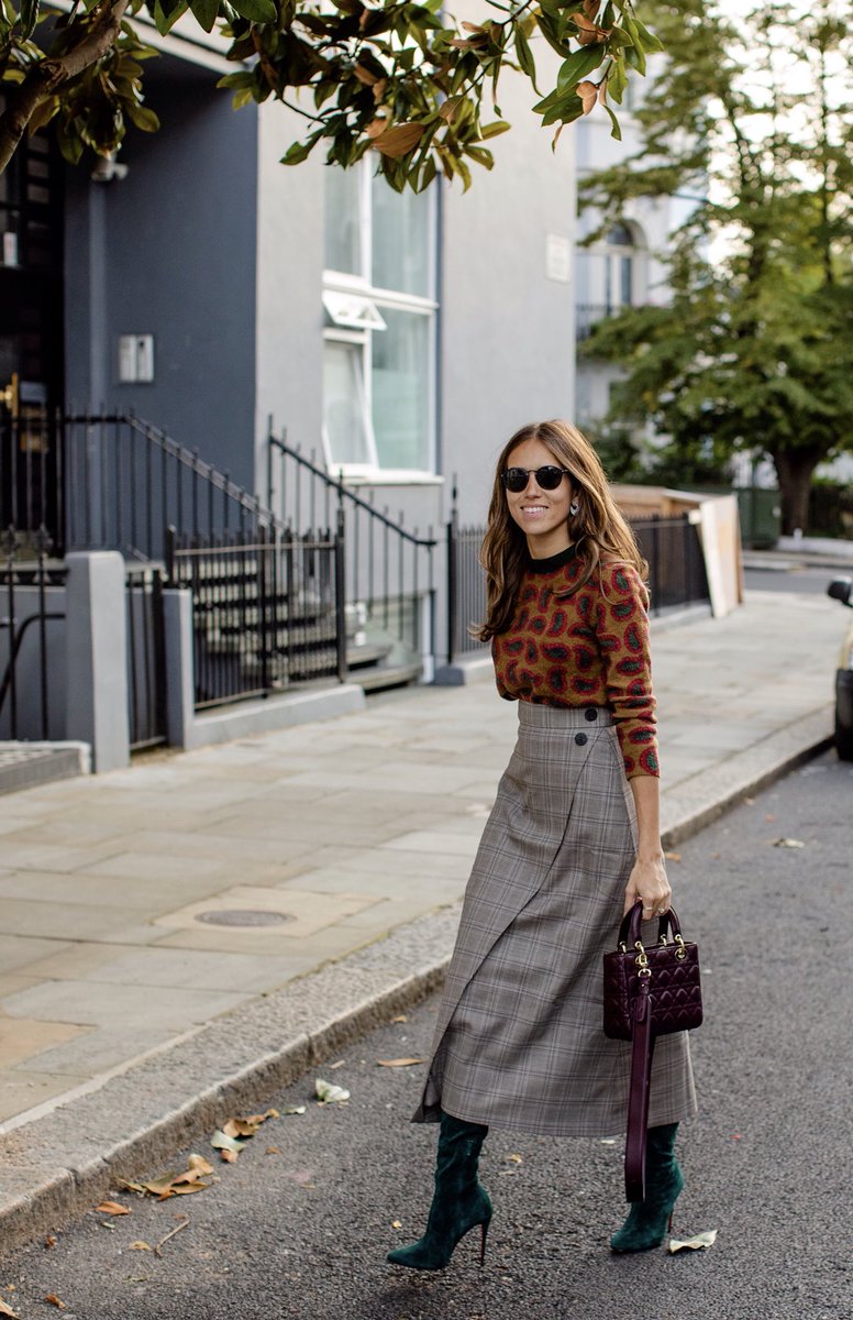NatalieSalmon's tweet photo. In the spirit of #SecondhandSeptember I’d love to share a brand new app I’ve been trying out called @byrotation 👩🏽‍💻❤️ The service enables you to borrow from the ultra-chic wardrobes of other people in you area (think depop interface mixed with Vestiare finds.) #TECHTUESDAY https://t.co/yJ0EAALpt9