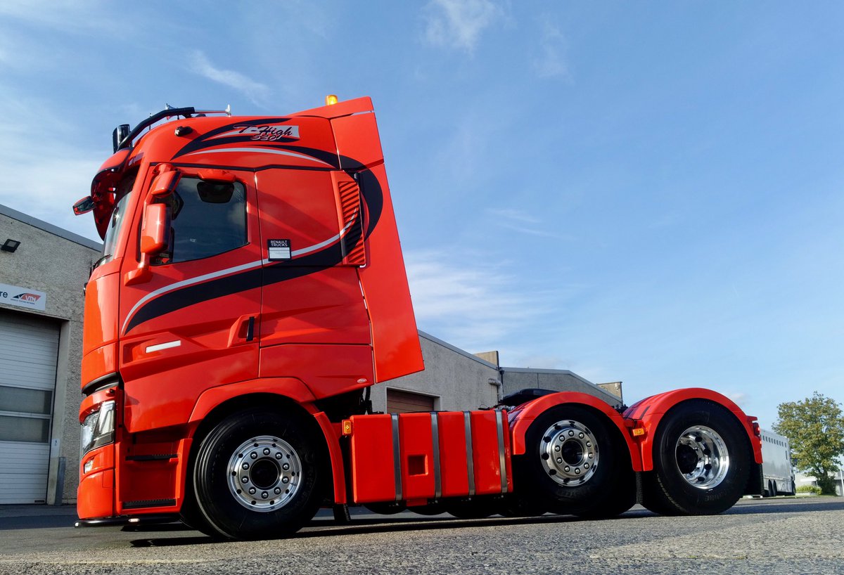 RenaultIrl's tweet photo. Two new T-High 520 HP for O’Harte Transport #renaulttrucksireland https://t.co/JeMtI6WX9V