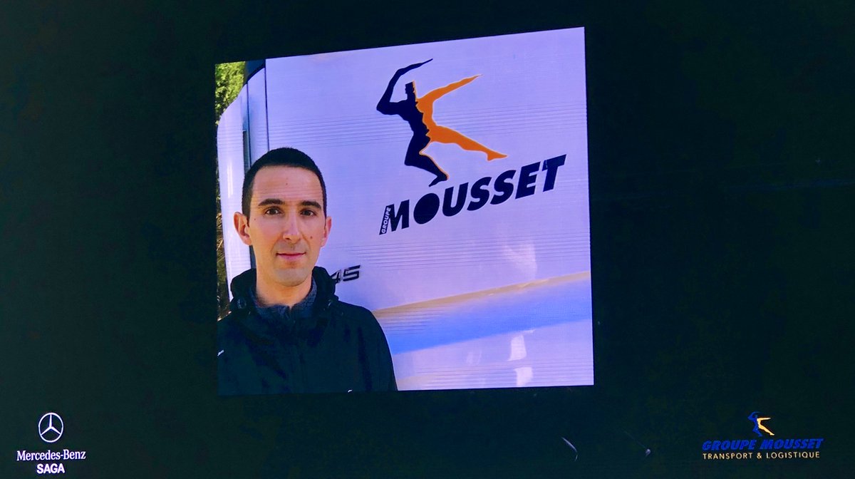 MoussetFLeblanc's tweet photo. Thomas Gaillard, #Conducteur de l'Année #Pineau Groupe Mousset recevait des mains de Frédéric LEBLANC PDG #GroupeMousset les clés de son camion, le tout nouvel #Actros5 #fulloptions la récompense du professionnalisme de la fidélité et du sens des responsabilités #SAGA #Mercedes https://t.co/5tmhAX9Dej