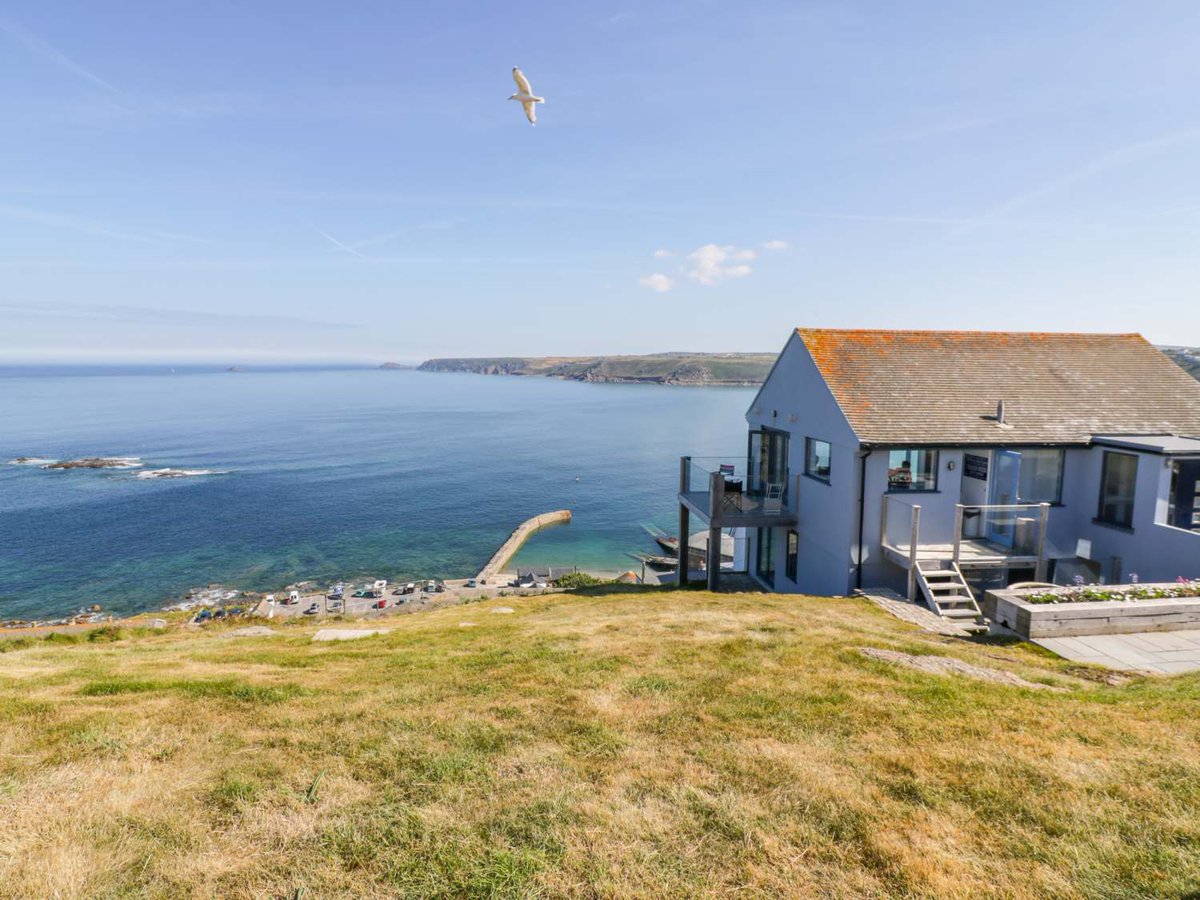 Beachfront cottage in Cornwall overlooking Sennen Beach, sleeps 7, book online...
bit.ly/2kEJ6LD