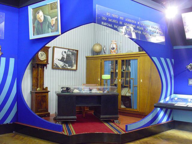 The Museum has a huge display hall (1300 m2), the Labour Glory hall and the Memorial room devoted to S.P. Korolev. I wish we had more time there! Here is the interior of Korolev's office in OKB-1. I was so excited and forgot to make photo, so here's an official photo for you :)