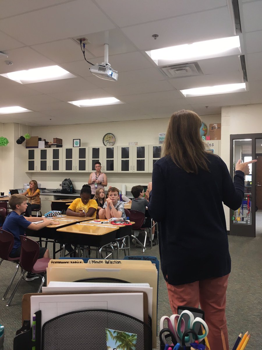 Smith5Cassidy's tweet photo. It was so fun having Ellen in our classroom for word inquiry to help us learn new things about words and writing! @Chelsea_Tigers https://t.co/jKr7L0t9Gf