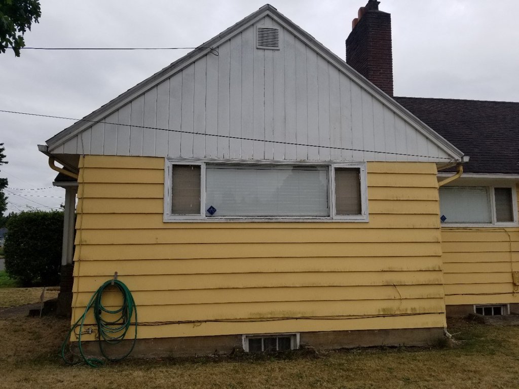 LifetimeExt's tweet photo. Siding, window, and paint overhaul here we come! Looking forward to the end result 👀
.
.
.
#LifetimeExteriors #beforepic #siding #windows #paint #before #vancouverwa #pnw #exterior #renovation #contractor #remodel #overhaul https://t.co/no6iFreI56