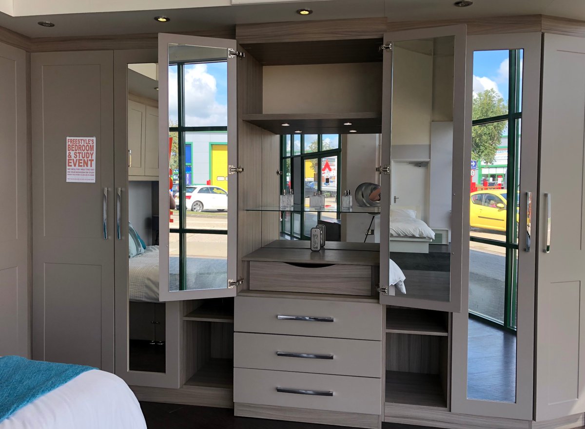 FreestyleSussex's tweet photo. Made to measure bedrooms, are our specialty... To find out more or book your free home design visit get in contact with us today! #bedrooms #madetomeasure #design #newsign #freestyle #chichester #worthing https://t.co/d1ijfVLwhc
