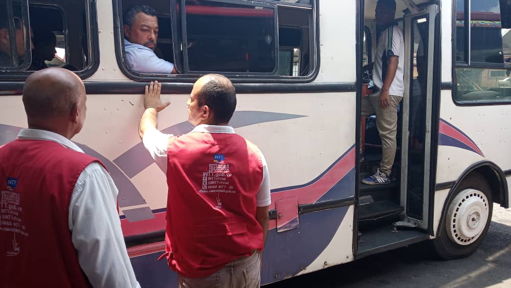 InttValera's tweet photo. @InttValera, Revision Y control de tarifas en el Terminal de Pasajeros del Municipio Valera Edo Trujillo, cumpliendo con la tarifa establecida en la gaceta GOE 6.475
@INTToficial @JCarDuque @tupamarohipolit https://t.co/m3h9DekABy