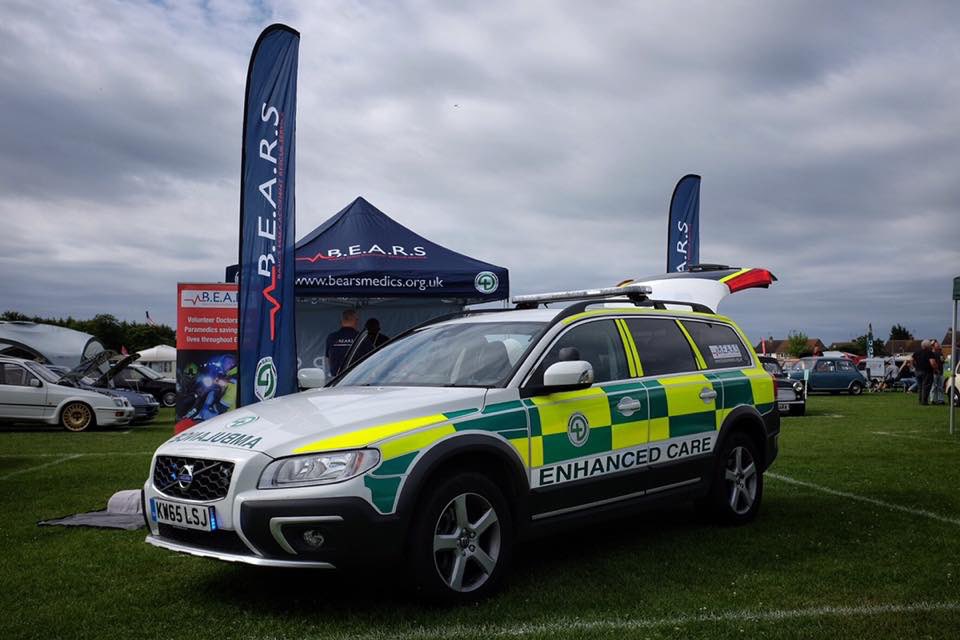 iampaulgates's tweet photo. There are only 20 days left ! If you shop at @Tesco in Essex please consider asking for a blue token and put it in @bearsmedics slot so we can purchase two advanced patient monitors ! #savinglives #bagofHelp 🤞your help will help us save lives https://t.co/uo1eT0QkUi