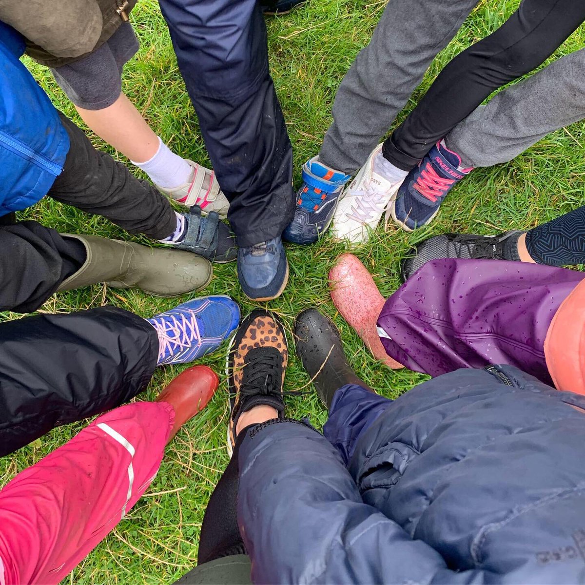 IonaVillageHall's tweet photo. Day 10: Today we were joined by the very lively P1-P4’s for our 173rd mile, and a little further. Without the village hall the primary school have no indoor hall for P.E. -not everyone was impressed by being out in the rain!! The hall does it all💙 #500milesoniona #belongtoiona https://t.co/kYcSmA8902