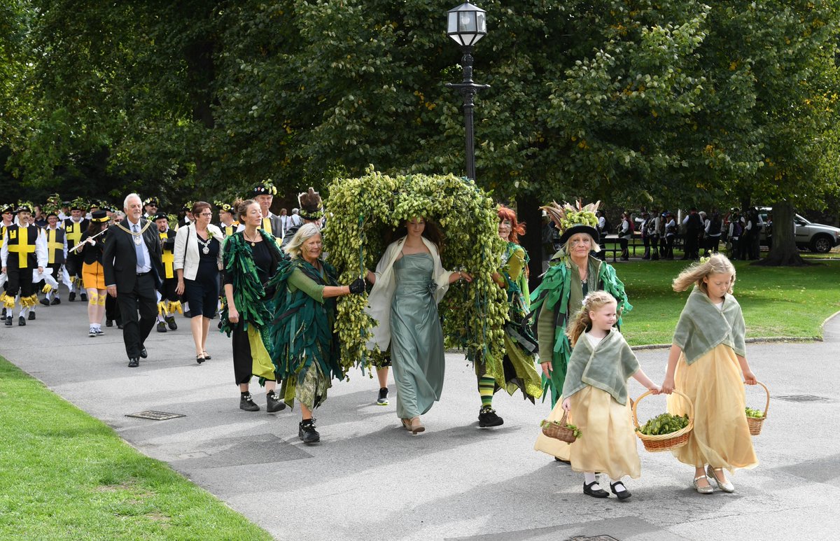 On Saturday at 11.00 join us for our annual #HopHoodening bit.ly/CCHopp.

Celebrate the ceremonial blessing of the #hops in the presence of the Lord Mayor of Canterbury, and enjoy the #MorrisDance presentation in the Precincts after.