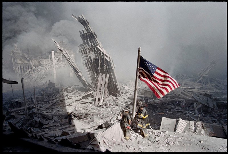 MMSRocksTweet's tweet photo. Today, 18 years ago, 3,000 people went to sleep not realizing what tomorrow would hold.  Tell the people you love you love them, remember how it felt that day....have you forgotten?  #NeverForget #IRemember #USA 🇺🇸 https://t.co/PIR9AnILc4