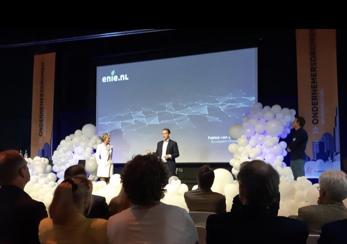 DoetsElske's tweet photo. Op #fundfestival @nlinvesteert gingen 2 jonge talentvolle #groeiondernemers voor mij plenair pitchen @NLGroeit @lashleymaureen https://t.co/XRgvKGNk1Z