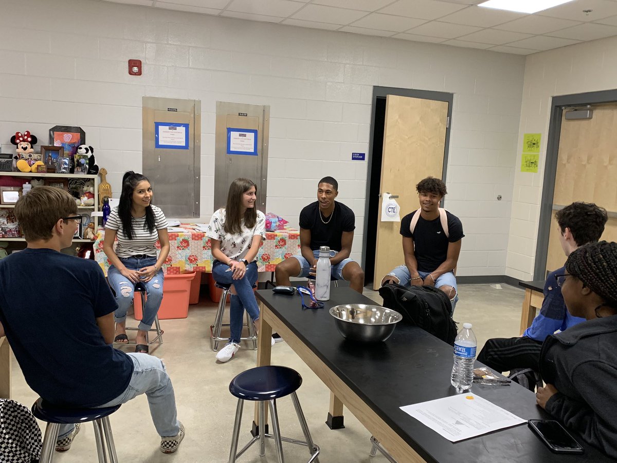 Pal 2 students are teaching our new pals how to be great leaders and skilled communicators.
