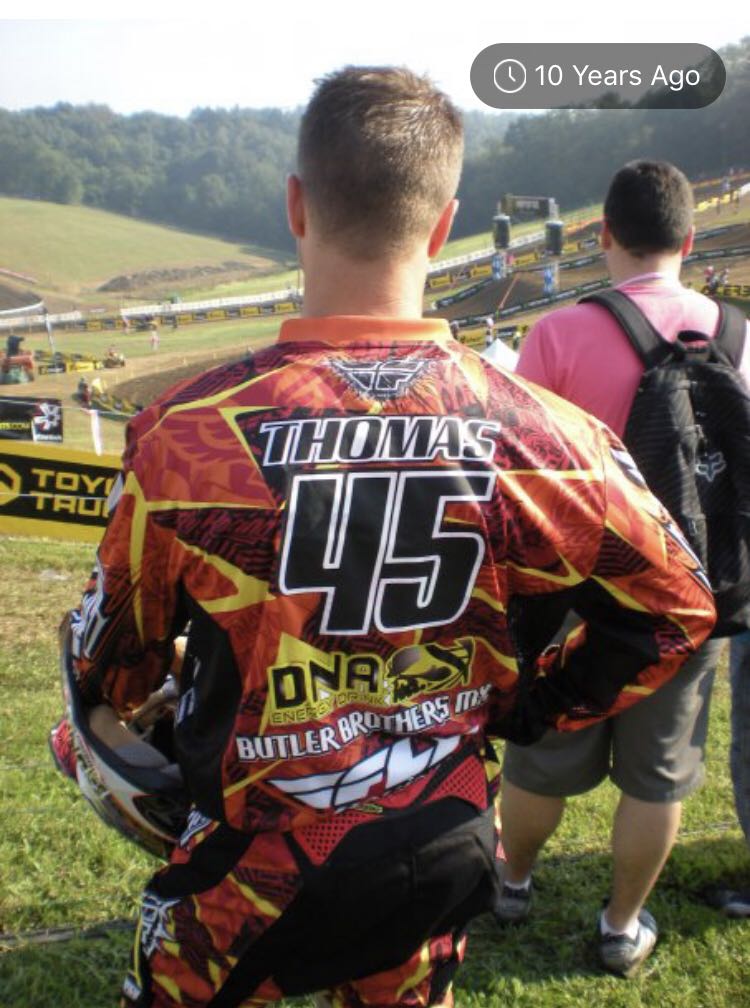Roogs209's tweet photo. 10 years ago I was right next to greatness with a normal haircut π @Jason66Thomas #250class https://t.co/pMrCcRAtVv