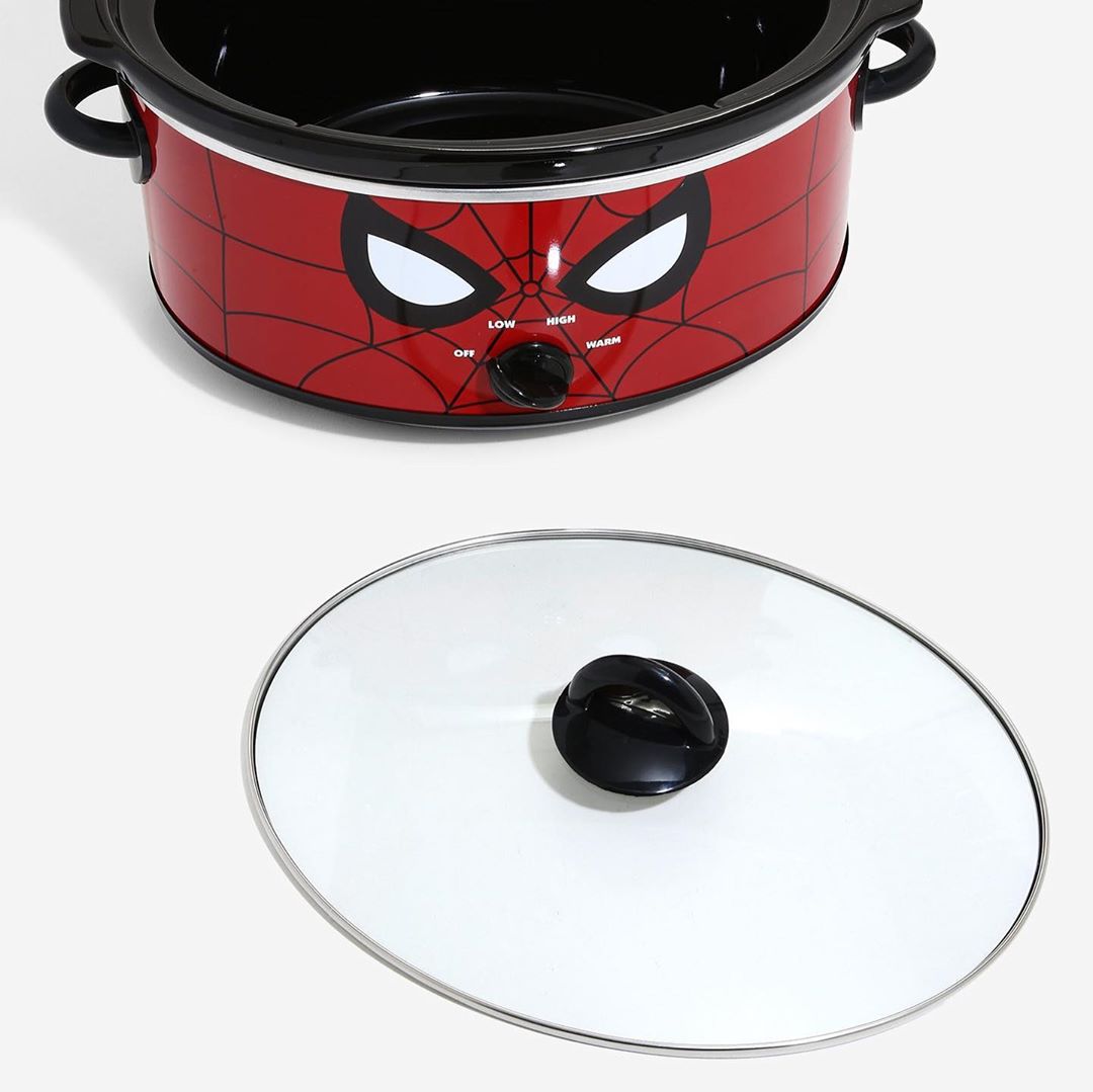 toysmanoficial's tweet image. #ToysmanNews 
#Wow &amp;gt; Para los que disfrutan de la buena cocina, salió en USA esta original cacerola de #Spideman exclusiva #BoxLunch!

🐦 #Twitter &amp;gt; @toysmanoficial
📢 #Facebook &amp;gt; /toysman.com.ar
📸 #instagram &amp;gt; /toysmanoficial
🎬 #YouTube &amp;gt; toysman