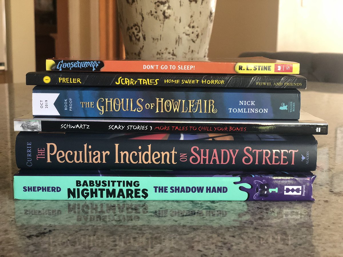 lindsayncurrie's tweet photo. Hey, #teacher friends! New #giveaway! How about a spooky theme since October isn’t far away? Follow me/like/RT this post to enter to win this stack of ghoulishly good books! Ends midnight on 9/17! #mglit #kidlit #kidsneedbooks #clearthelists  #librarians #educators https://t.co/8h946gJbFg
