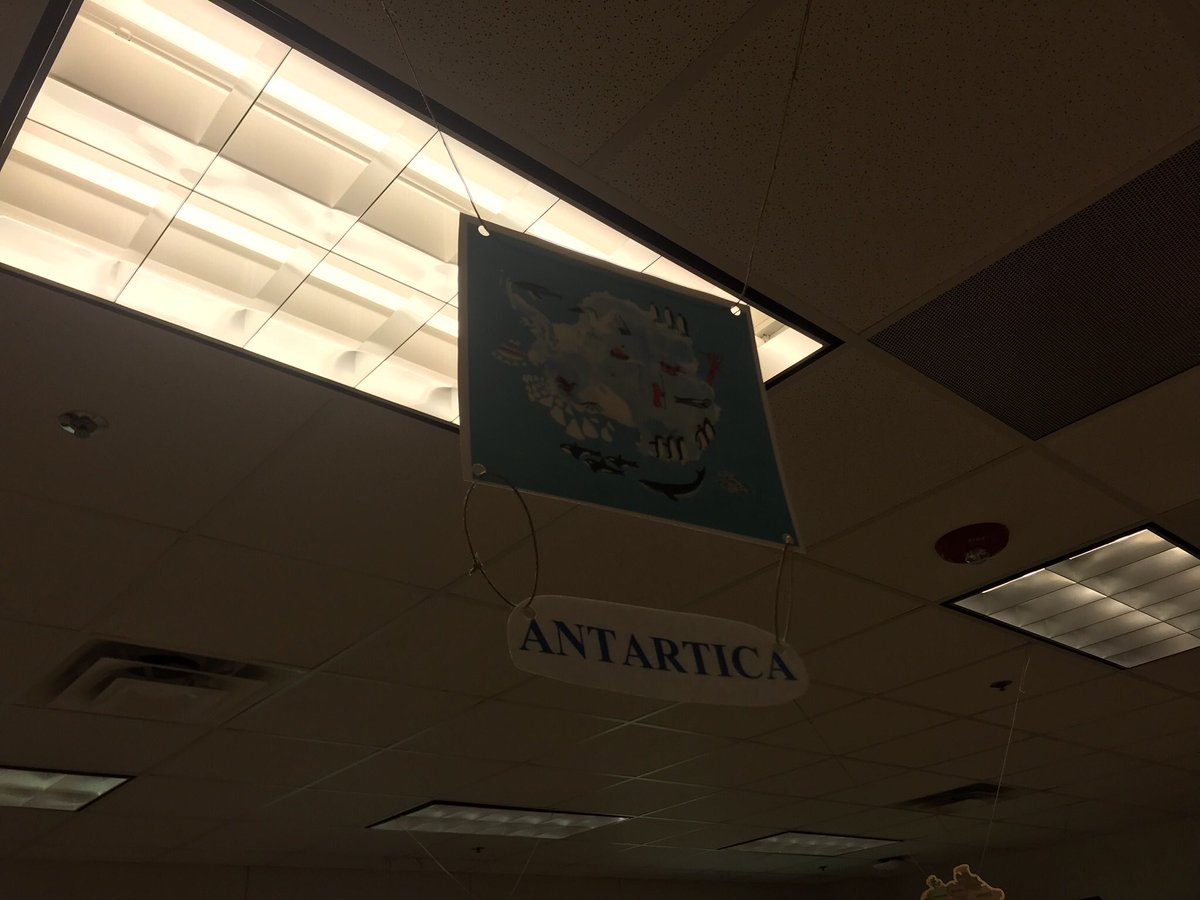 ErikaLowery's tweet photo. A great way 👍 to create stations / small groups in a #Geography #classroom 🌎🌍🌏 @CoachPeden #worldgeochat #aphgchat #socialstudiesrocks #DentonISDdelivers @TxSocialStudies @NCSSNetwork @NCGE1915 https://t.co/HjjRfkFNVk