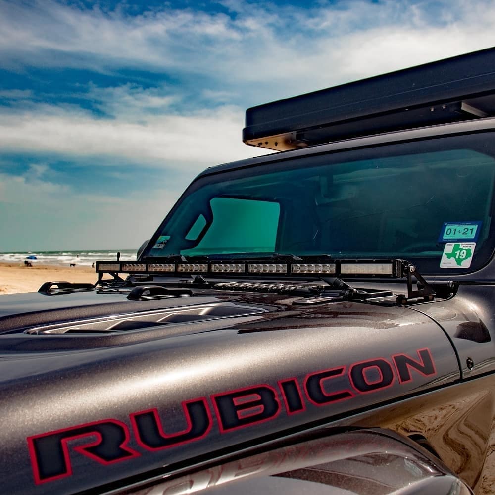 DiodeDynamics's tweet photo. Fits like it came from the factory that way 👌🏽 Our Hood LED Light Bar Kit for the 2018+ JL Wrangler utilizes OEM mounting points to secure a 50" Stage Series Light Bar without ANY drilling or cutting!
#diodedynamics #stageseries #jlwrangler #jeepwrangler #jlu #jeepjlwrangler https://t.co/XaQTd6vOfu