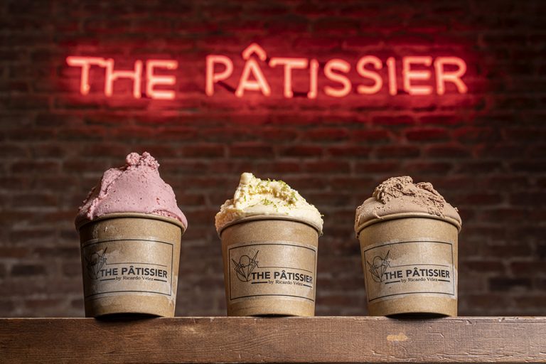 En Bulbiza, el bulevar de la madrileña calle de Ibiza, se reúnen varios proyectos gastronómicos muy esperados, como La cocina de Frente y La Retasca, de Juanjo López, o la nueva heladería The Pâtissier de Ricardo Vélez. 🙌🔝
cc. <a href="/chefdelcacao/">Ricardo Vélez</a> <a href="/ThePatissierRv/">The Pâtissier</a> <a href="/MoulinChocolat/">Moulin Chocolat</a>