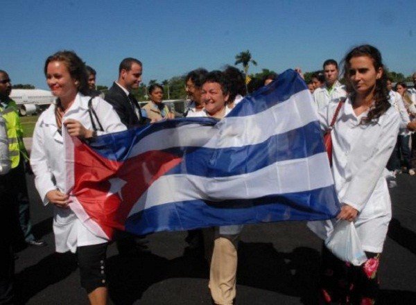 CanetIrina's tweet photo. @CubacooperaEcB.Continuaremos dando nuestro aporte desinteresado a cualquier pueblo del mundo, nuestra dignidad, Valores y honor,  está por encima de todo y no sera manchado por nada ni nadie.#CubaPorLaSalud #Cubacoopera #CubaEsSalud @CubacooperaCu @CubacooperaEc @embacuba_ecuad https://t.co/eQDvMEEM6d