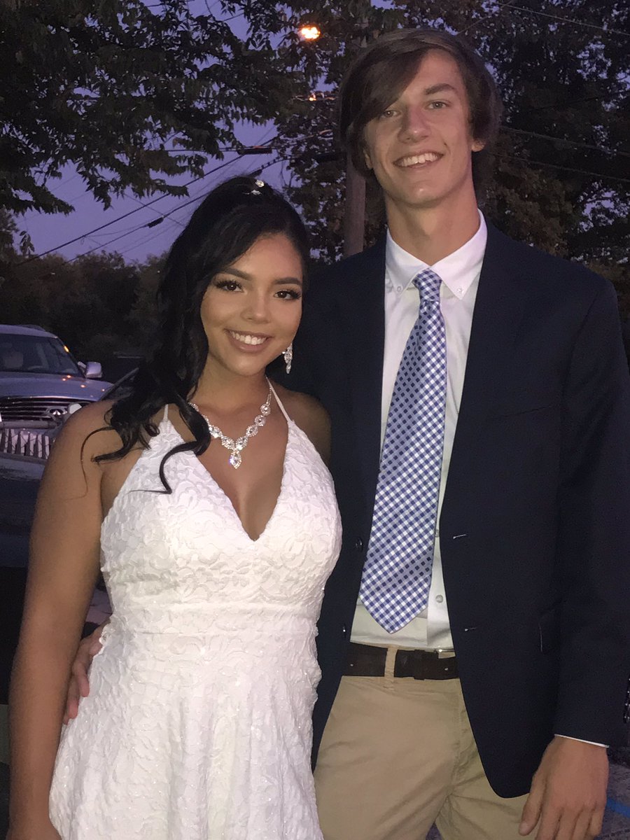 raspuggs's tweet photo. My girl and her boy at hoco ‘19 https://t.co/wQXY28SphY