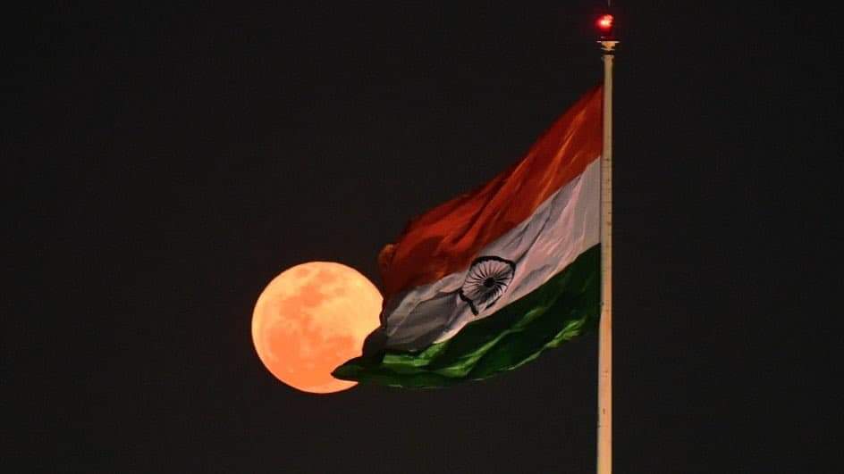 Gajendra8586's tweet photo. अपनी ऊंचाई पर इतना गुमान ना कर ए चांद,
मै हिंदुस्तान हूं ,फिर आऊंगा...
#Chandrayaan2 #IsroPerGarvHai
#ISRO #PMModisupport https://t.co/EaEZAx3iVT