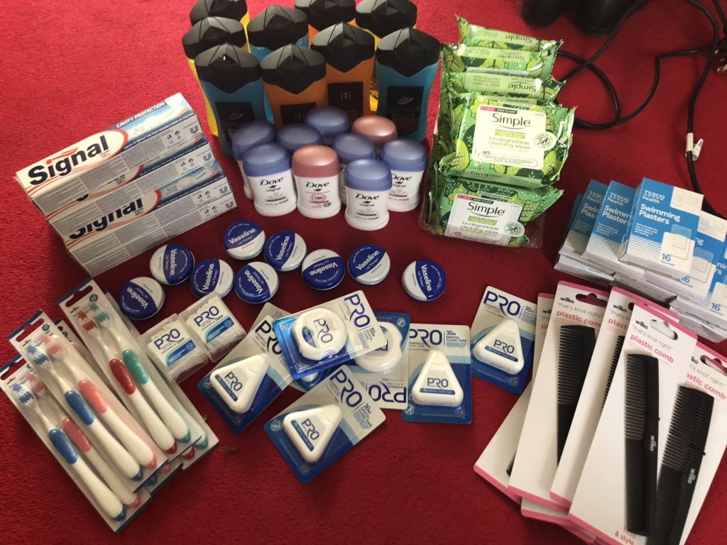 EarperUK's tweet photo. Are you heading to @EarperConUK this weekend? 

Have you got some space for an extra toothbrush or comb? @LetsCare19 are running a session to create comfort bags for the homeless! #StartTheWave 

One or two items will really help! Or you can donate here: https://t.co/rlwbB7OC6I https://t.co/xXFRkC9z3K