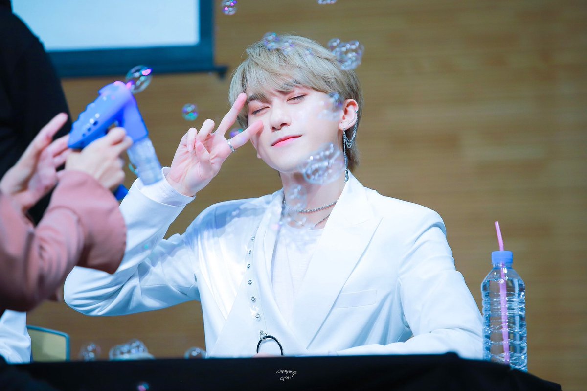 Eternity_612's tweet photo. 190907       용산   팬싸 
#로이 #주영웅 #ロイ #target #타겟  #BBCH @target7official @TARGET7_K 

영웅이 넘 사랑스러워서 ㅜㅠㅠㅜ 죽고싶어어엉 ㅜㅜㅜㅜ엉엉 https://t.co/ZVwu1s1zjm