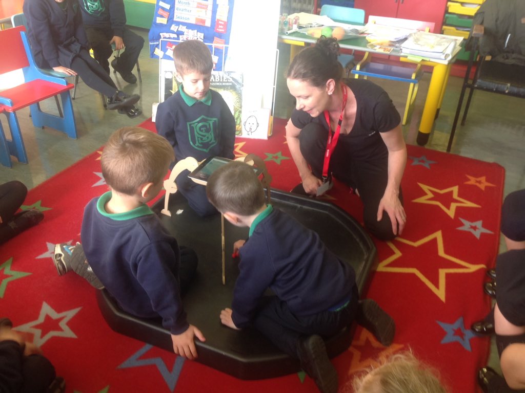 StMalsColeraine's tweet photo. Primary 2 loved their animation taster session this morning. A big thank you to Dee from @ClcNerve for sharing her expertise with us! We are looking forward to making our own animations in October. #nervecentre #usingict #animation #myp2superstars https://t.co/z4u2RY2lpl