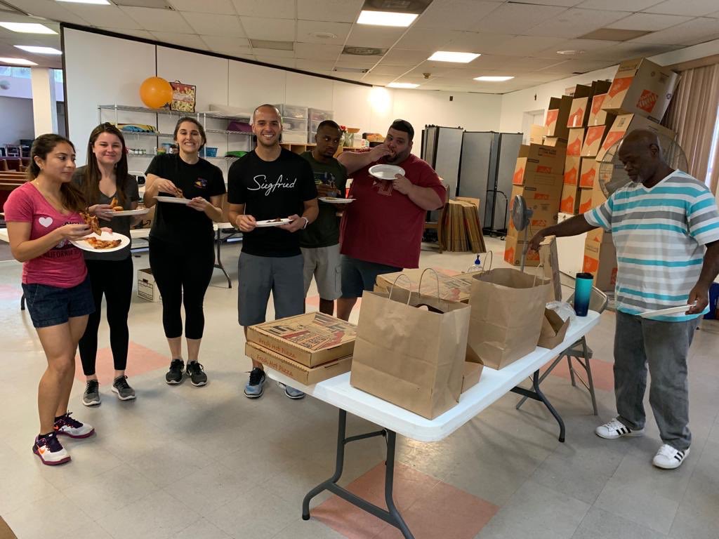 .<a href="/UnitedWayMiami/">UnitedWayMiami</a> #volunteers are hard at work to make #BahamasStrong 🇧🇸💪🏼 again with some yummy food provided by local Miami eateries like <a href="/BatchMiami/">Batch Miami</a>! #EatDrinkUnite