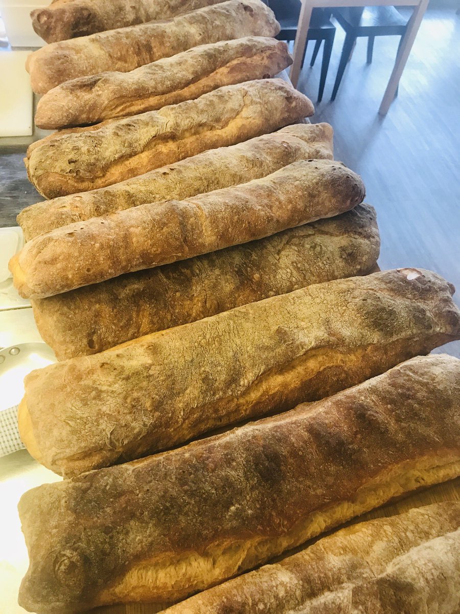 zucchinipastaba's tweet image. Have you tried our ‘UNREAL CIABATTA GARLIC BREAD’ baked by the talented guys at @FAB_Bakery. #local #freshisbest #italianbread #halfthepriceofthechains #twiceasnice #garlicbread #newcastleupontyne #freshpastabar